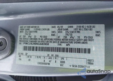 2022 Ford Escape Titanium z USA, uszkodzony, nr VIN 1FMCU9J99NUA83930